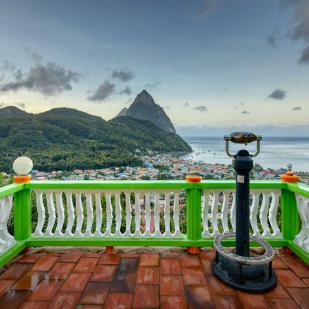 Villa Des Pitons Soufrière Exteriör bild